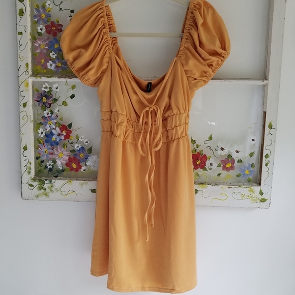 NWOT Beautiful Ruched Milkmaid Dress  Size 10 Orange - Picture 2 of 8